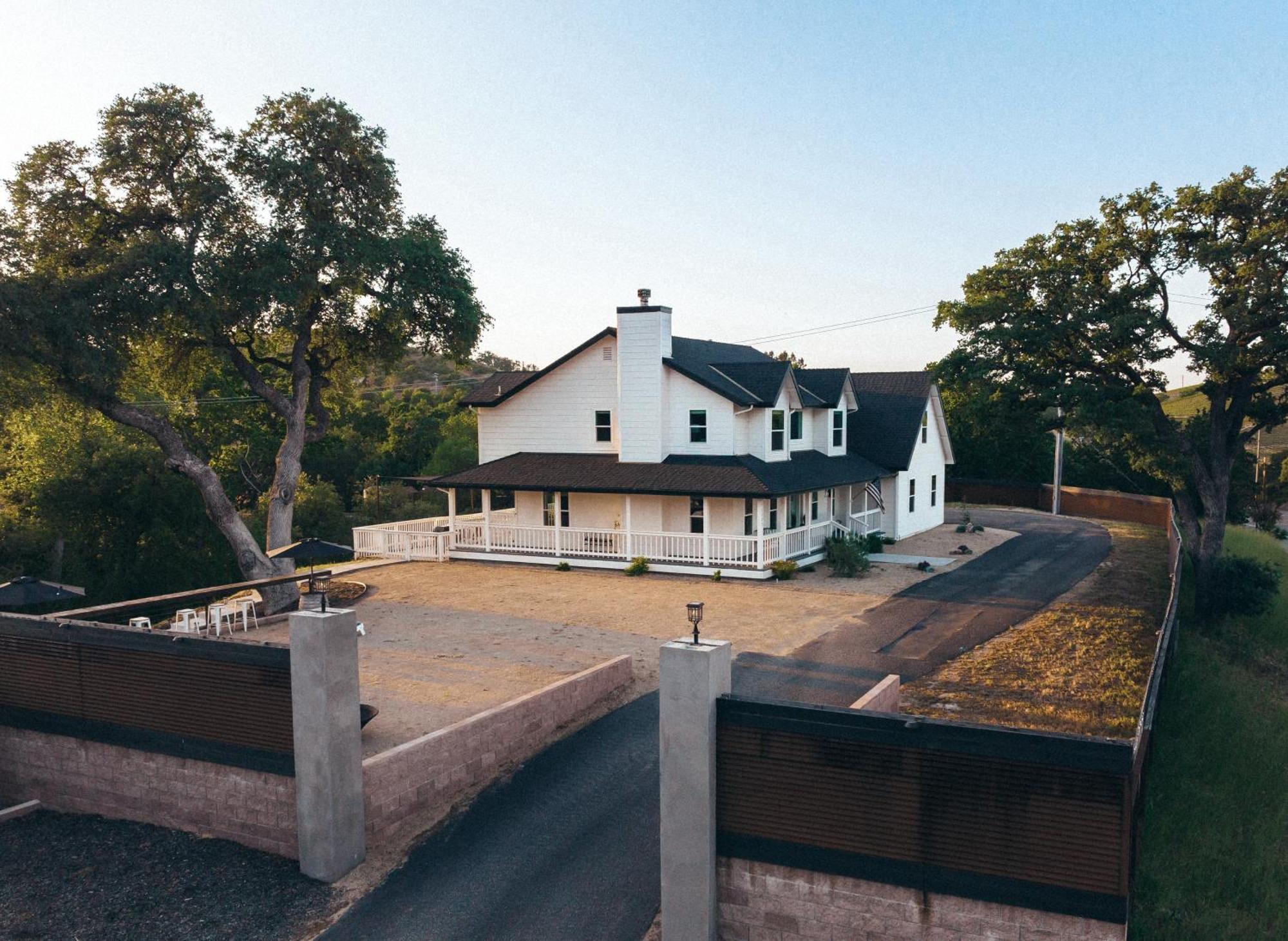 Wine Country Modern Farmhouse With Heated Pool, Hot Tub, Cybertruck Пасо-Роблес Екстер'єр фото